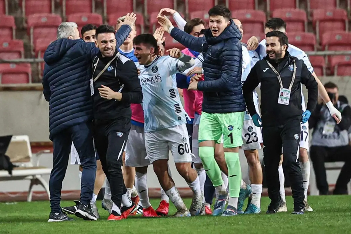 Herkes bu futbolcuyu konuşuyor: 16 yaşında Süper Lig tarihine geçti