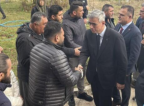 Bakan Memişoğlu, helikopter kazasında hayatını kaybedenlerin ailelerine taziyede bulundu