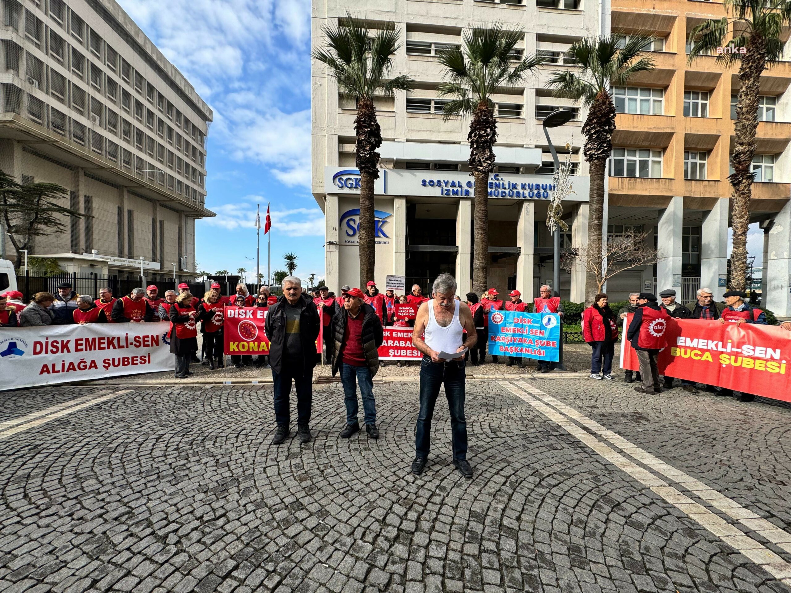 Emeklilerden zam protestosu: Geçinemiyoruz artık yeter