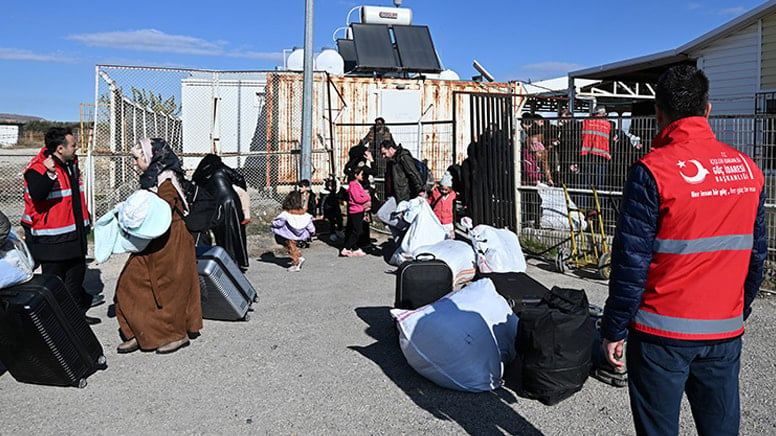 Bakan Yerlikaya ülkesine dönen Suriyelilerin sayısını açıkladı: Okullar tatil olunca artacak