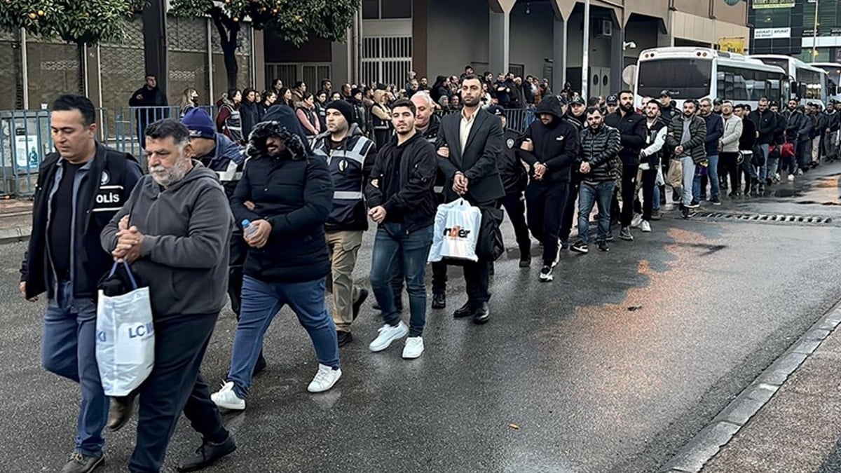 Aralarında gümrük müdürü, yardımcısı, memurlar da var: Tarifeli rüşvet sonrası 91 tutuklama!