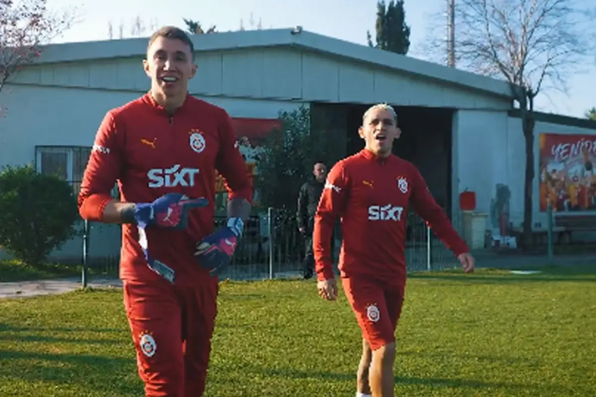 Muslera ve Torreira’dan Acun Ilıcalı’ya Türkçe gönderme