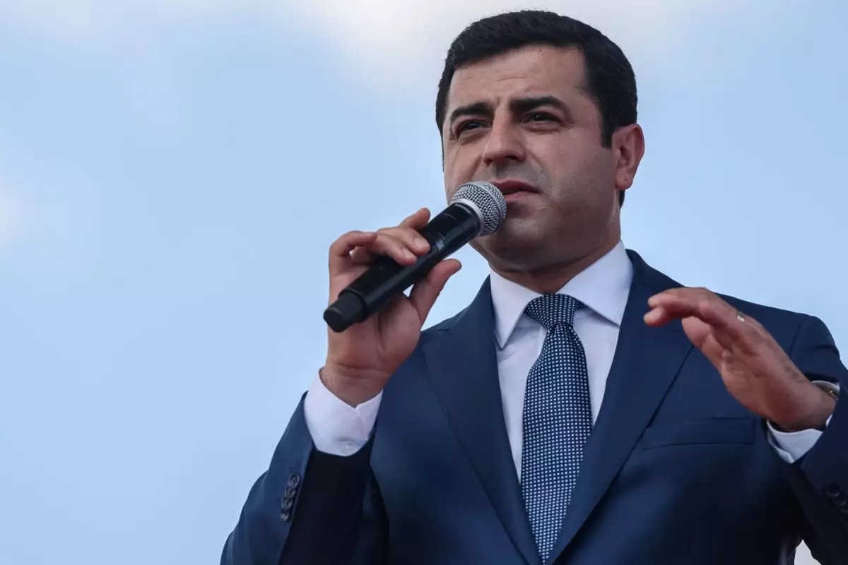 DEM Parti heyetiyle görüşen Demirtaş’tan Öcalan’a destek, Kandil’e uyarı