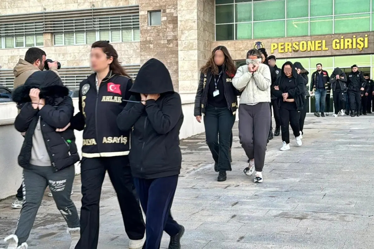 “Oyunumuzu kimse bozamaz” diyen fuhuş çetesi “Oyunbozan” operasyonuyla çökertildi