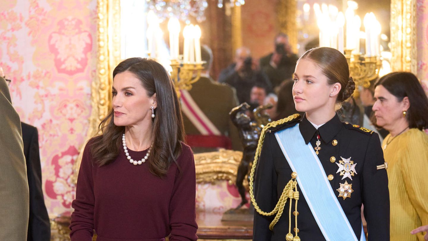 Kraliçe Letizia, Leonor ve Sofía: Kraliçe Letizia özel küpelere güveniyor