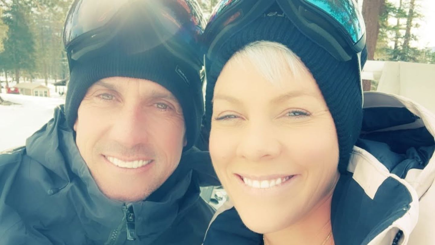 Pink + Carey Hart: Pink ve kocası Carey Hart, 19. evlilik yıldönümlerini kutluyor