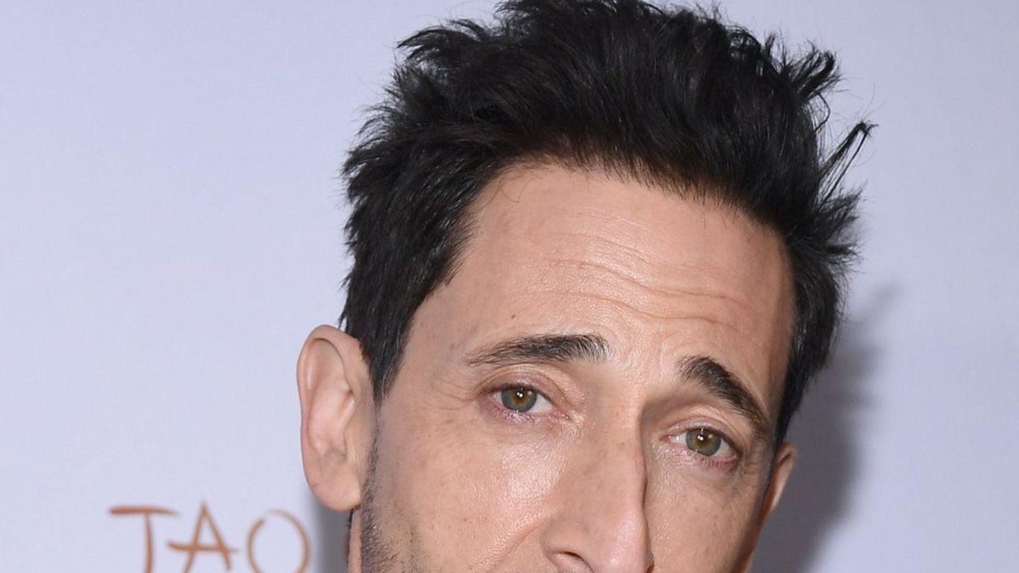 Kaliforniya’daki yangınlar yüzünden: Adrien Brody ödül töreninde ağlıyor