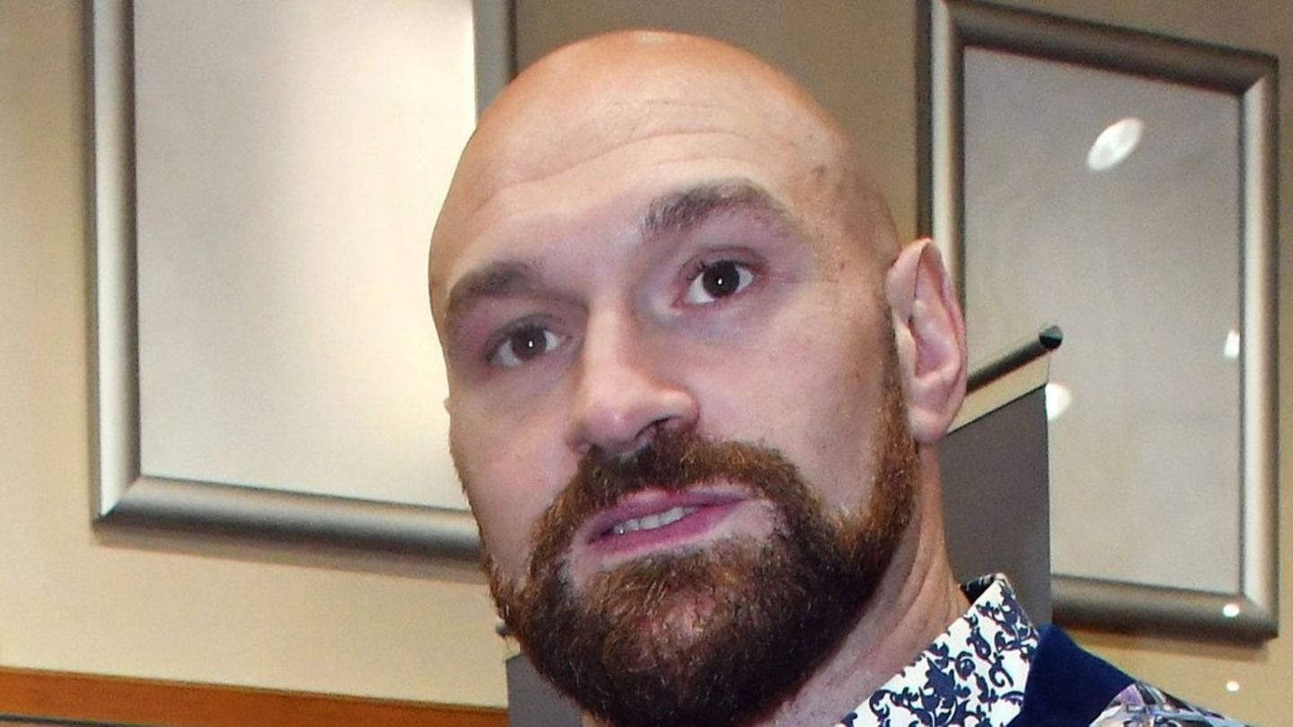 Tyson Fury: Boks yıldızı emekliliğini duyurdu