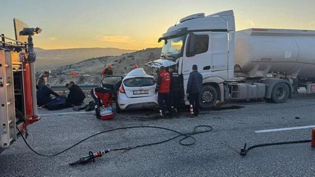 Adıyaman’da yakıt tankeri ile otomobil çarpıştı: 4 kişi hayatını kaybetti