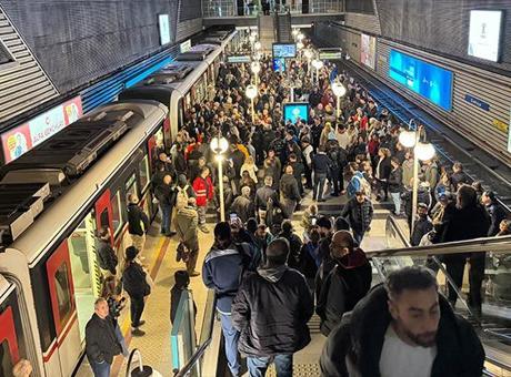 İzmir’de belediye otobüs şoförleri iş bıraktı! Ulaşımda aksama