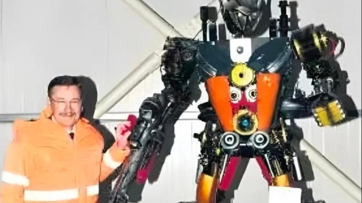 Melih Gökçek’in Robotu ‘Robot Gökçek’ Tüm Ankara’da Aranıyor