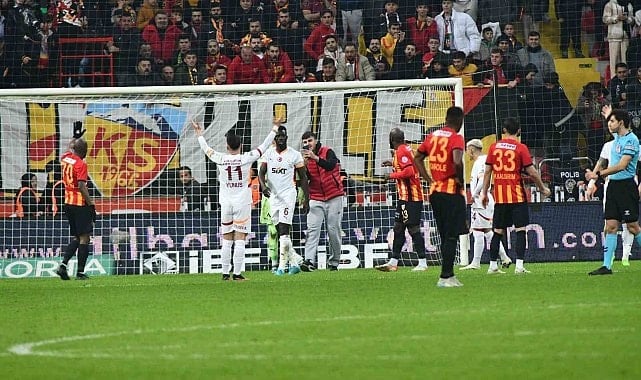 Galatasaray maçında tribün olaylarına karışan 10 taraftar gözaltına alındı