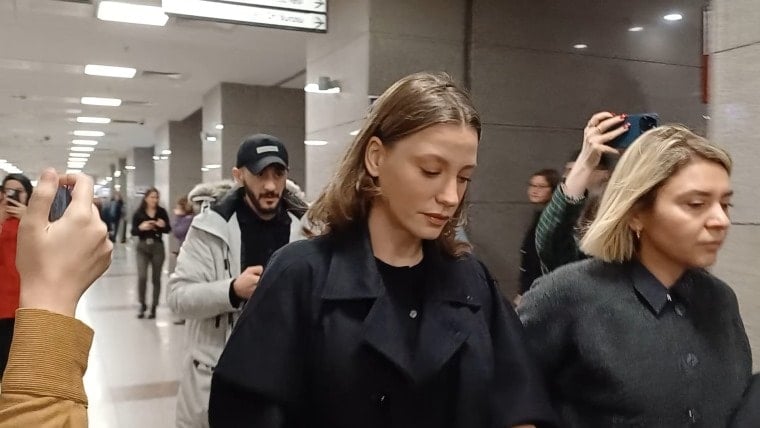 Serenay Sarıkaya ifade vermek için adliyeye geldi